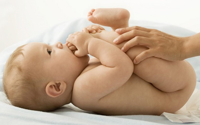 Detergenti delicati e naturali per la pelle delicata del neonato